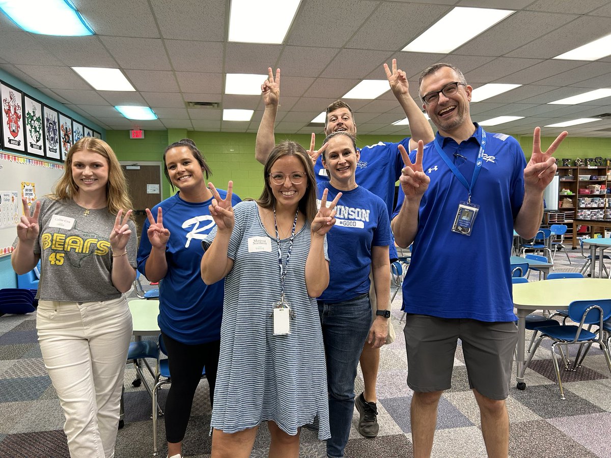 CoachSomerville_RHS (@coachsomerville) on Twitter photo Fun time learning about our house system this morning with our fantastic new staff! #RobinsonISD Fun time learning about our house system this morning with our fantastic new staff! #RobinsonISD