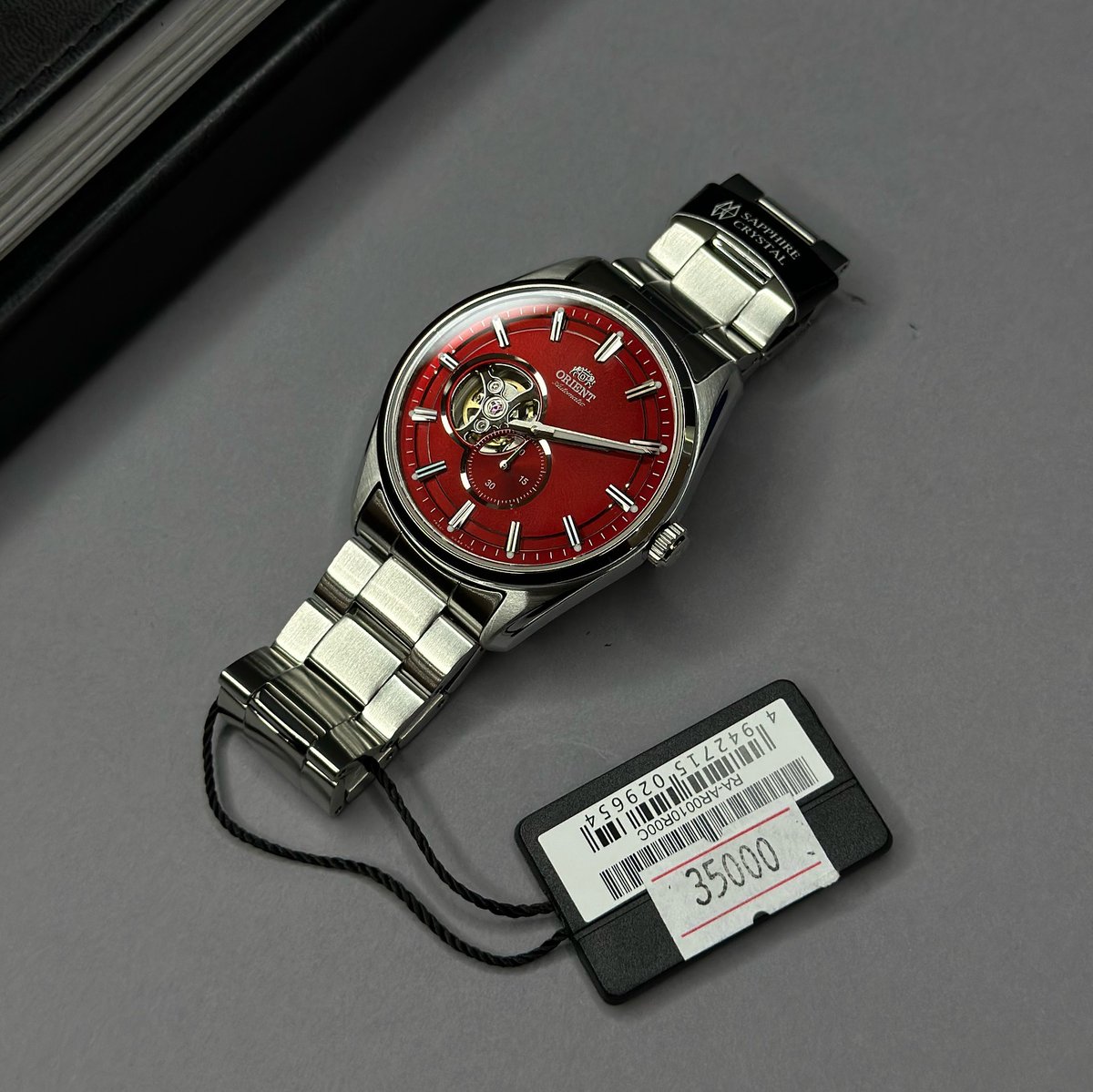 theugleeone's tweet photo. Orient Contemporary.
N700,000. https://t.co/2amW7Wkv5n