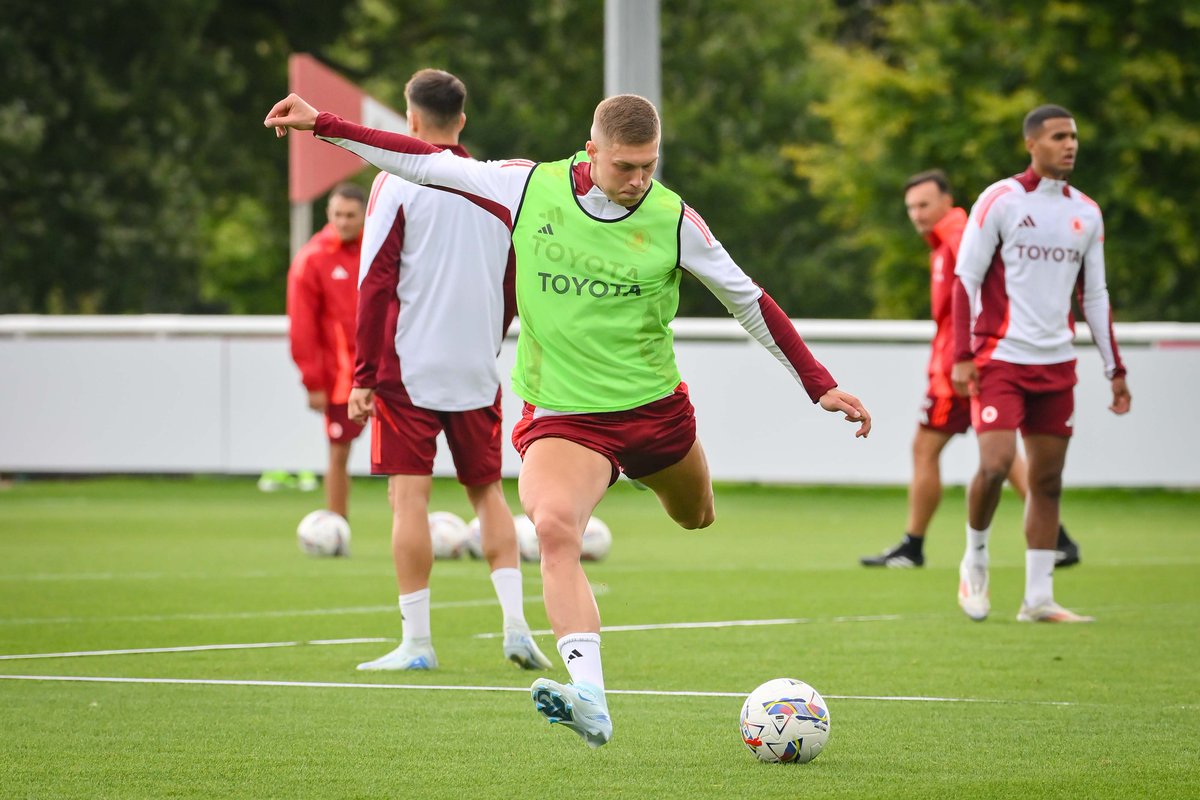 OfficialASRoma's tweet photo. 👋 Artem

#ASRoma https://t.co/OTSOipyMoX