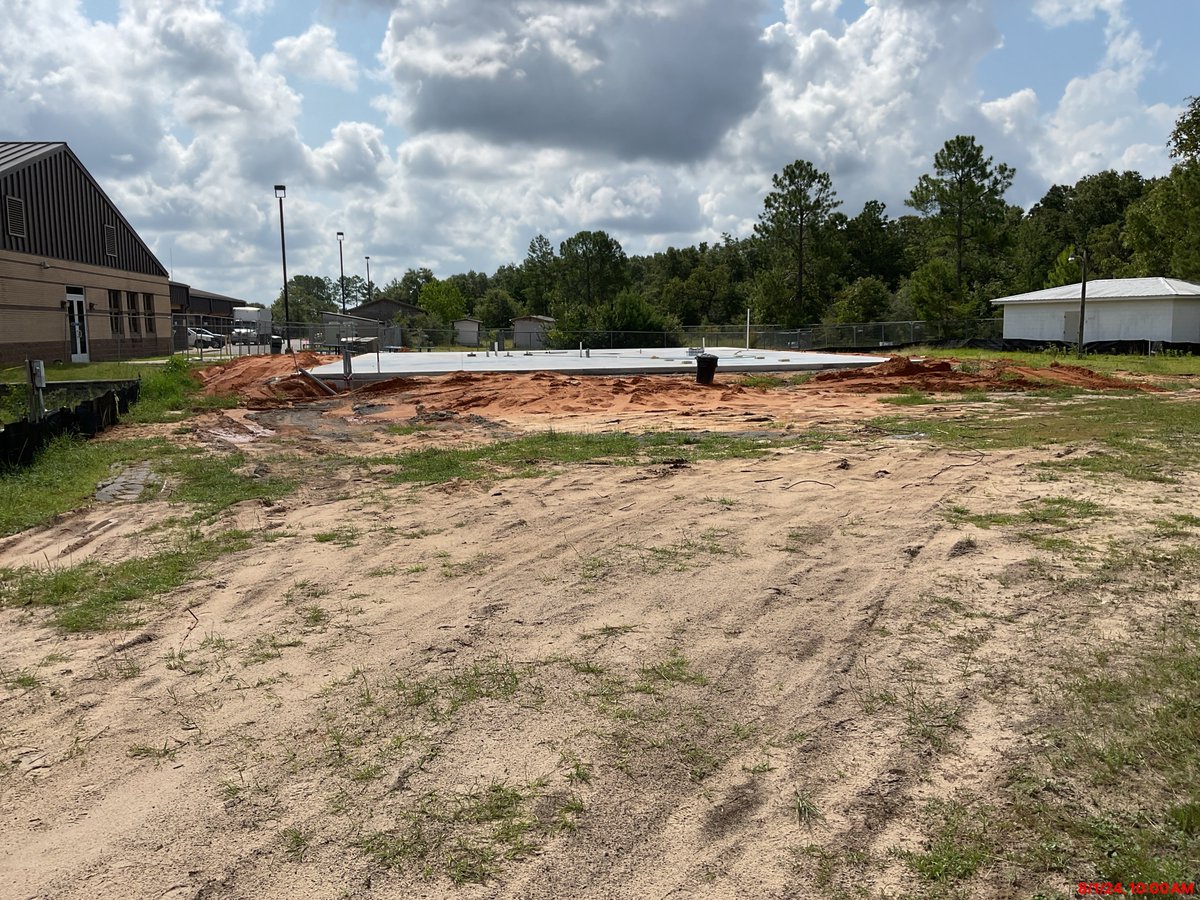 ChildersConst's tweet image. Welcome back, ECTC Students! We're excited to see you all embark on another fantastic school year. We've just poured the slab for the new ECTC Nursing Addition, designed to support your education and growth. Let's make this year one for the books!  #TeamChilders #ECTC #WCSD