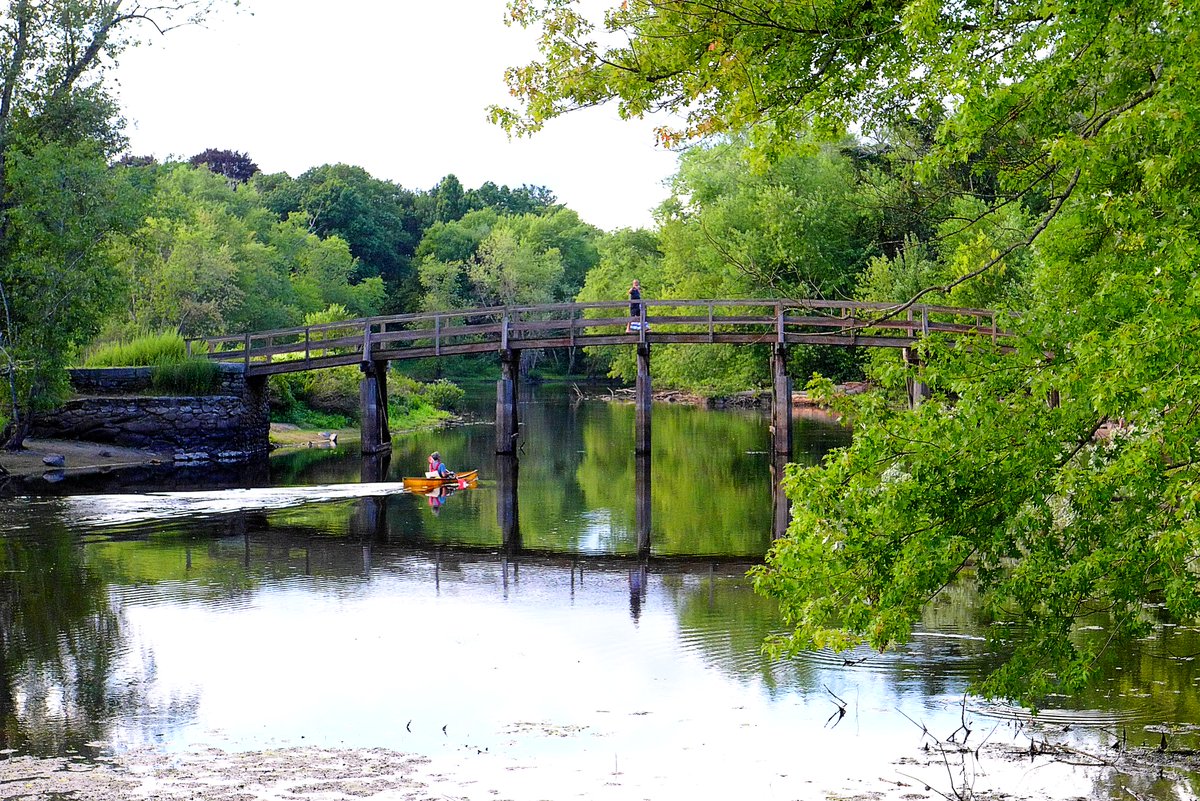 NewEnglandInfo's tweet photo. Peaceful times at the North Bridge in Concord, Mass.

#northbridgeconcord #concordma @VisitMA @Frommers @Met_CindyFitz https://t.co/HAli7CPTAB