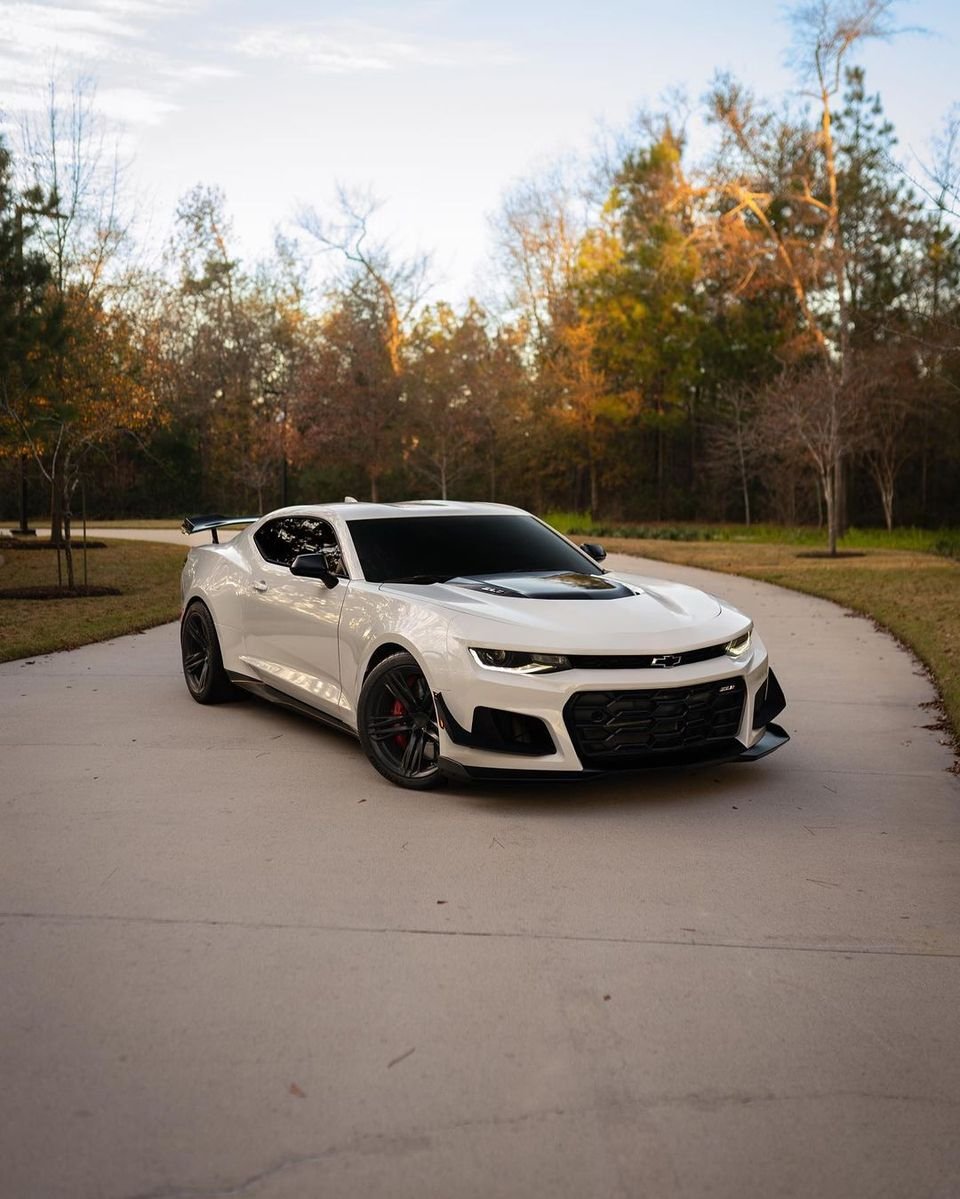 Earnhardt_Chevy's tweet image. Remarkably stylish. #CamaroZL1 
📸: @dma.photos // Owner: @pierceknight