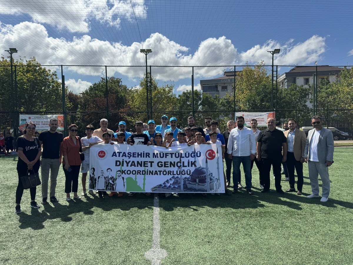 Ataşehir Müftülüğü, Diyanet Gençlik Koordinatörlüğü tarafından organize edilen; 2024 Yaz Kuran Kursları Şenliği Futbol Turnuvası Final Programına teşkilat mensuplarımız ile katıldık.

Çocuklarımızın heyecanına ortak olup, ikramda bulunduk.⚽️

Programda emeği geçen Başta İlçe
