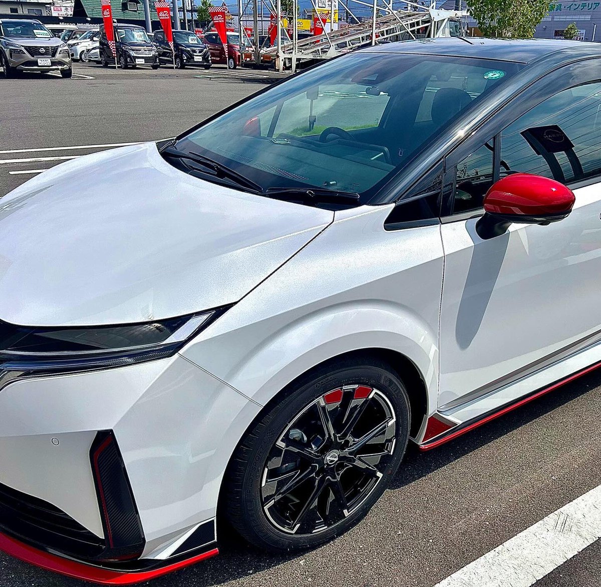 mi_lly_24's tweet photo. 聞きて下さい！！！
今日納車しました！🥰

#オーラニスモ
#オーラ
#NISSAN https://t.co/pjgxJgOsZQ