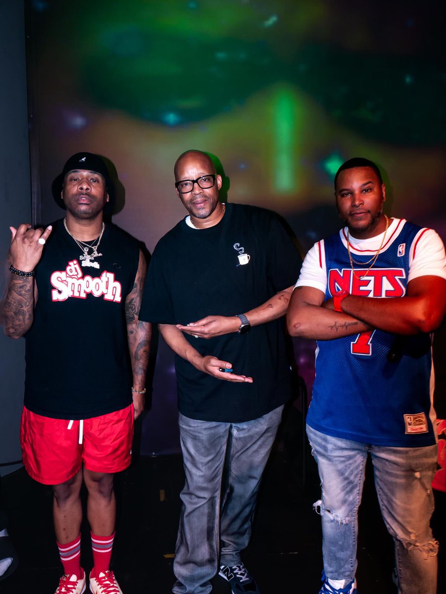 DjFilthyRichAyo's tweet image. The legendary Warren G pulled up to Nee Music Monday and performed some classics #CoalitionDjs