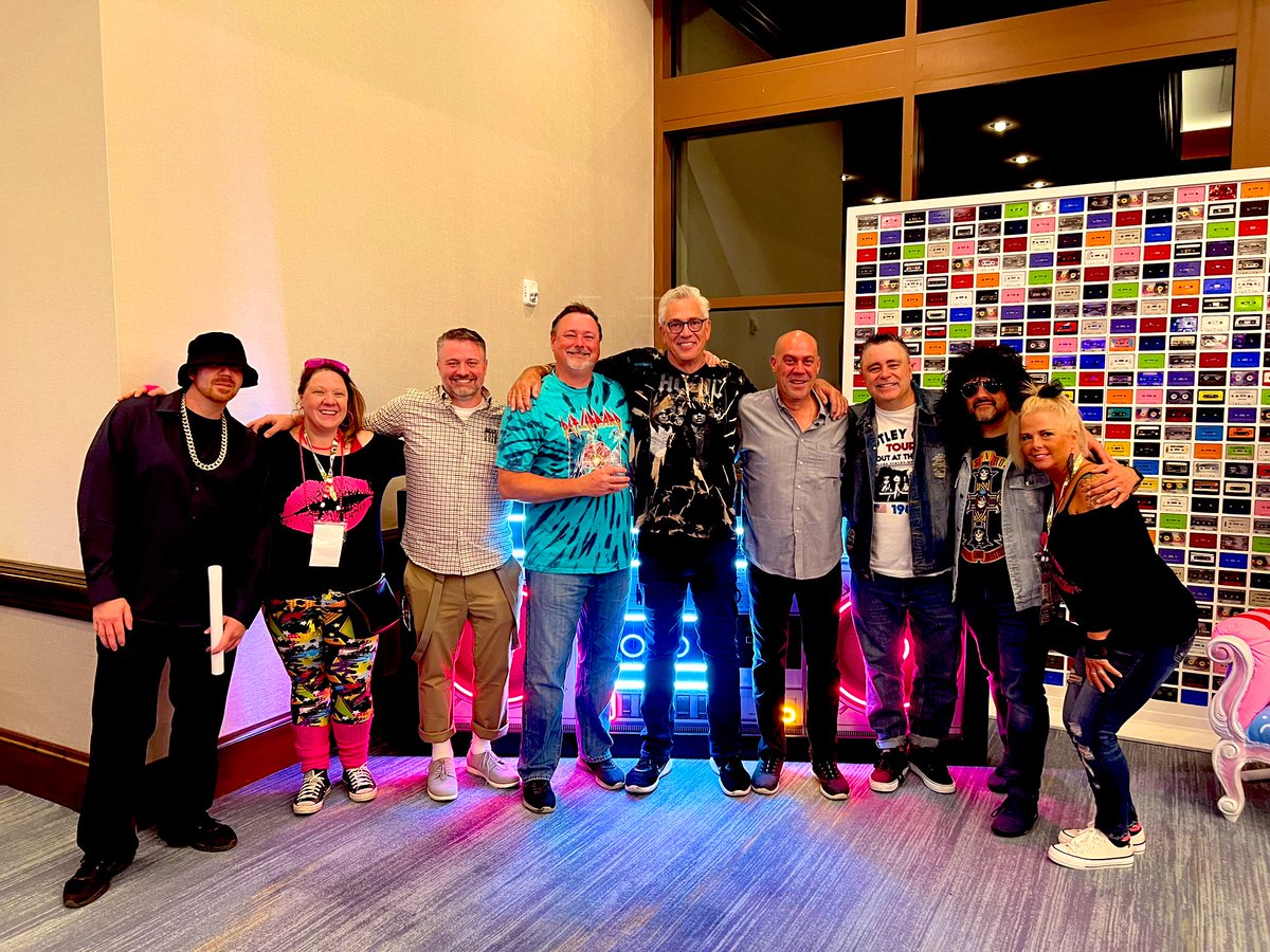 jimmynunz24's tweet image. What a night! Congrats to my boss, leader, and mentor @DDelahan on his induction to the Chili’s Hall Of Fame! Well deserved my friend! Thank you for all the leadership over the years @Chilis #Chilislove #ChilisEGC