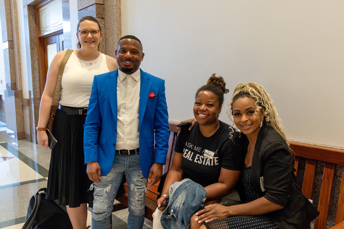 MetroTexRE's tweet image. The Texas REALTOR® Leadership Program (TRLP) Class 32 recently made their way to Austin - They got an inside look at how Texas REALTORS® and TREPAC are championing private property rights and homeownership. 🏡

#Leadership #RealEstateLeaders #Leaders #TexasREALTORS #MyMetroTex