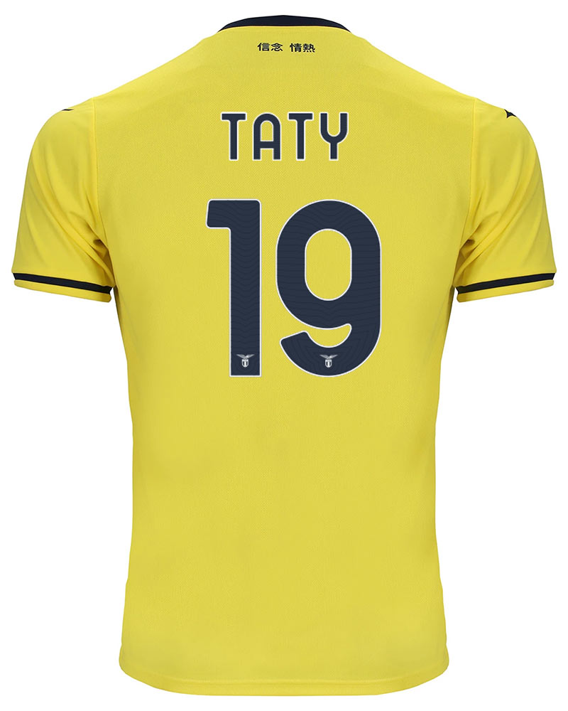 🦅💛 Dopo dieci stagioni il giallo torna a colorare la maglia away della #Lazio.

🏆 Una tinta che ha caratterizzato le maglia da trasferta negli anni '80-'90 e  la divisa con cui la Lazio vinse la Coppa delle Coppe 1998-99.

👉 Che ne pensate?