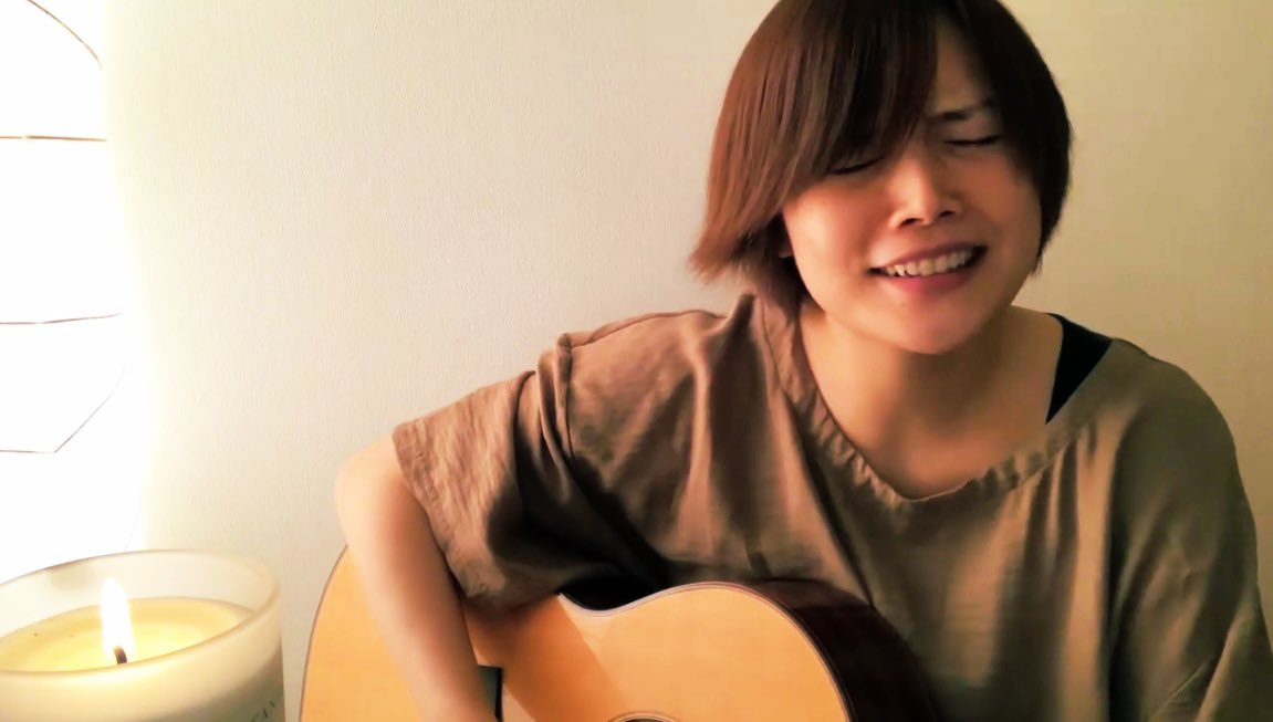 yuiさんの歌声が聴きたい。
yuiさんの歌う姿が見たい。
yuiさんのくしゃっとする顔が見たい。
yuiさん元気かな？無理してないかな？

yuiさんYUI友さんあいしてます。

また自分のタイミングで歌って欲しい。

 #yui  #FLOWERFLOWER  #愛してる