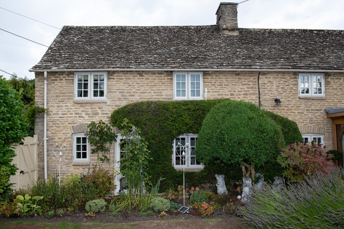 Retired couple Melanie &amp; Phil wanted new windows that complemented their 1830s Cotswolds cottage – as well as an energy-efficient solution for a cosier home. Chuffed to say they chose our FORMAPLUS triple glazed range. 

#windows #doors #refurbishment
rationel.co.uk/guidance/forma…