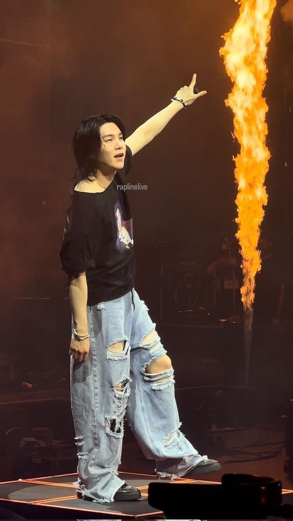 WE LOVE YOU YOONGI
WE STAND BY YOU YOONGI
ARMY ALWAYS BY YOUR SIDE YOONGI
BEST PRODUCER YOONGI
FLOWERS FOR YOONGI
#WELOVEYOUYOONGI
#FLOWERSFORYOONGI
#WESTANDBYYOUYOONGI