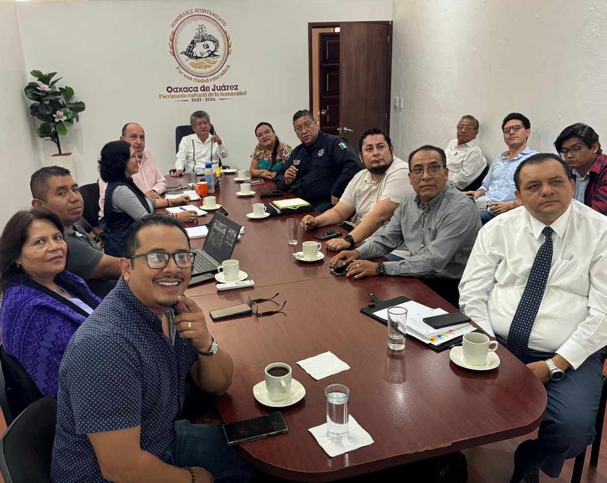 Como cada mañana desde las 7 am revisamos los temas a atender durante el día. 

¡Espero que tengan un excelente miércoles!