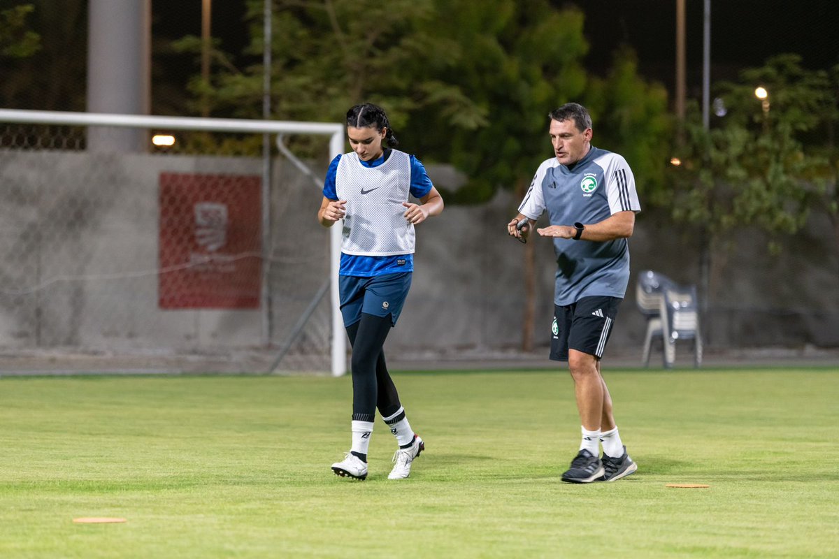 الإدارة الفنية في الاتحاد السعودي لكرة القدم تبدأ جولاتها في الأندية لتنفيذ برنامج متابعة الجانب البدني للاعبي الفئات السنية. 🔽
🔗- saff.com.sa/news.php?id=31…