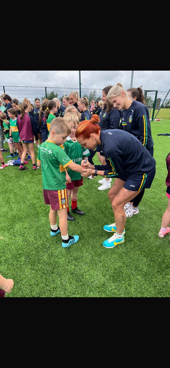 annaduffgaa's tweet photo. We had some special visitors to #AnnaduffGAA today 
Thanks to @veganegan1 @EimearQuigley_ and the @LeitrimLGFA 👏 👏 👏 

#Drumsna #Annaduff #Dromod #OurParish #YourCommunity  #LeitrimGAA #LeitrimLadies 
#LGFA #AllIrelandwinners #UpLeitrim #LadiesFootball #GAA #CrokePark https://t.co/xzSVxIrXqs