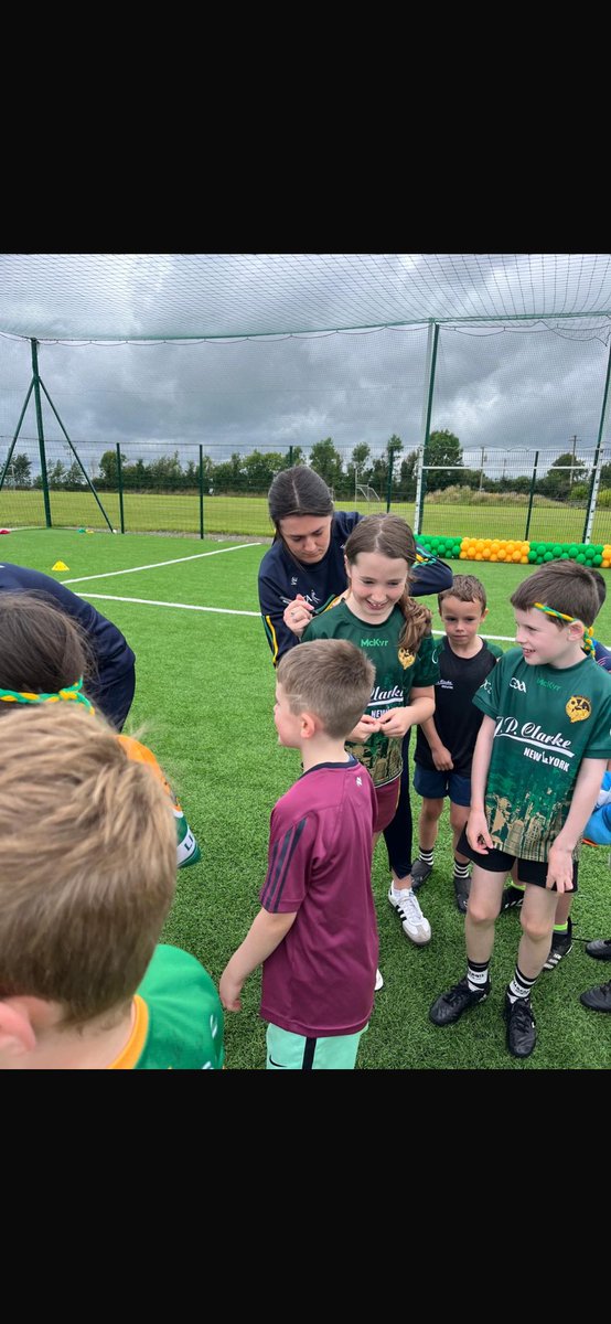 We had some special visitors to #AnnaduffGAA today 
Thanks to <a href="/veganegan1/">Vivienne Egan</a> <a href="/EimearQuigley_/">Eimear Quigley</a> and the <a href="/LeitrimLGFA/">Leitrim LGFA</a> 👏 👏 👏 

#Drumsna #Annaduff #Dromod #OurParish #YourCommunity  #LeitrimGAA #LeitrimLadies 
#LGFA #AllIrelandwinners #UpLeitrim #LadiesFootball #GAA #CrokePark