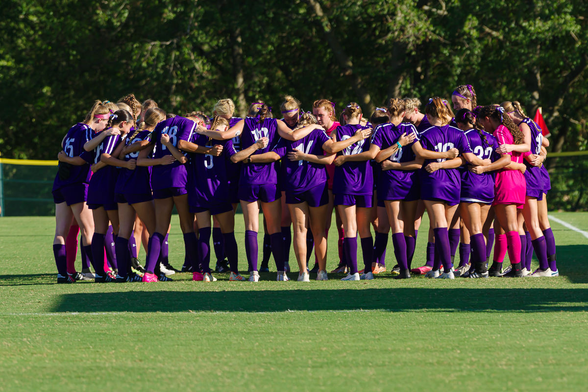 TrueToTheCru's tweet image. IN THE POLLS: In the first Division III women's soccer poll of the fall by @UnitedCoaches, #UMHB is one of nine teams that received votes but ended up outside the Preseason Top 25. 

UMHB's regular season begins on Aug. 30 in Belton, as The Cru host Southwestern. #d3soc #gocru