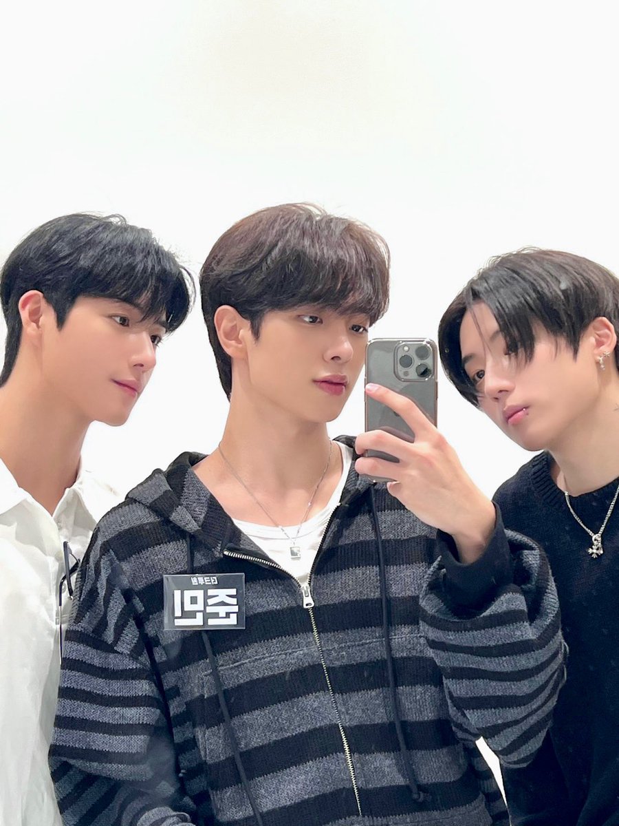 더크루원 아돌라 끄읕😚🍒☀️🐿️
#류준민 #이건우 #정승환 #더크루원 #아돌라 #아이돌라디오 #TheCrewOne