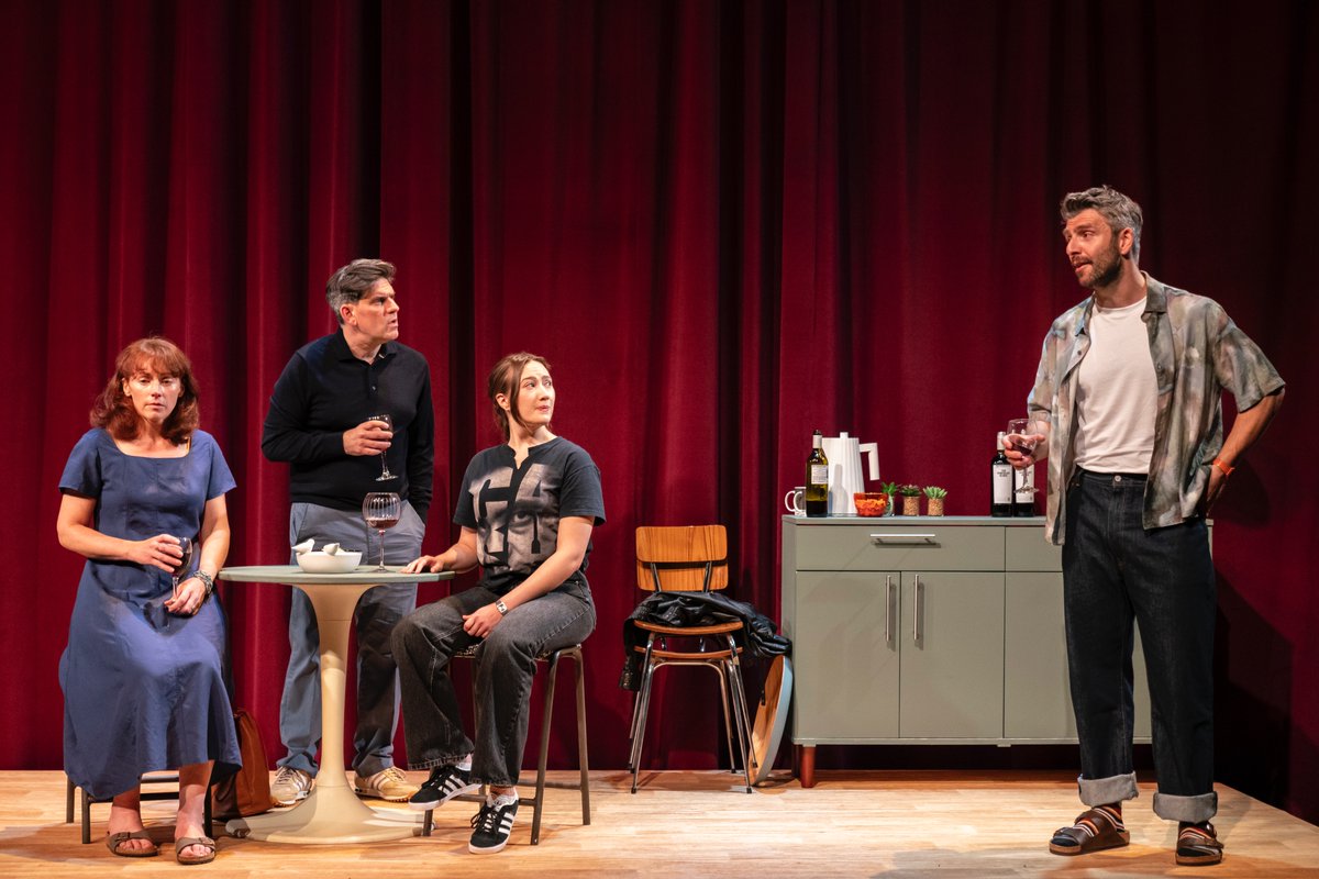 ⭐️⭐️⭐️⭐️ Douglas Maxwell’s “perfectly-pitched” #SoYoung is “up there with his best work” <a href="/BBrickbats/">Bouquets & Brickbats</a> 

Don't miss this touching new play by the celebrated writer of Decky Does a Bronco, directed by Gareth Nicholls

📸 Aly Wight
bouquetsbrickbatsreviews.com/2024/08/05/so-…