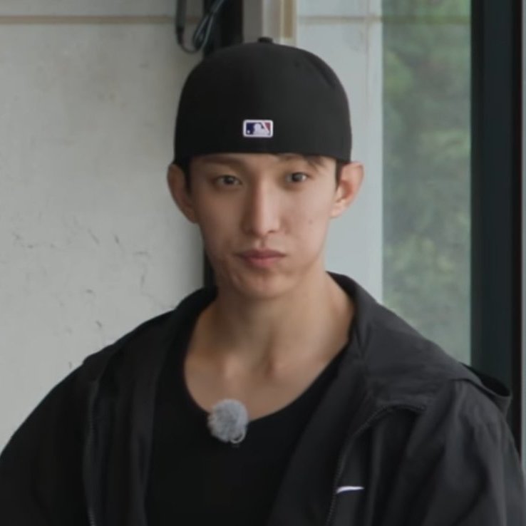 kyeomties's tweet photo. even the tiny bit of hair 😭 https://t.co/FyzZUc64dR