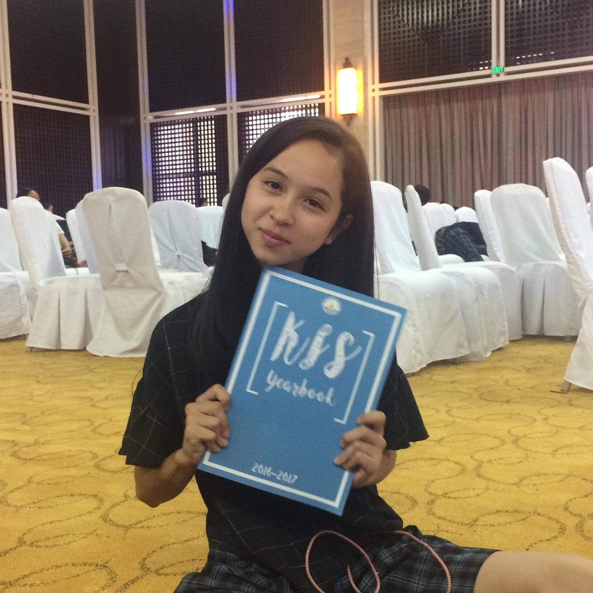 Hannahrsb's tweet photo. น้ำชอบพี่โชนมาก ชอบมา 3 ปีแล้ว น้ำทำทุกอย่าง เปลี่ยนแปลงตัวเองทุกอย่างก็เพื่อพี่ น้ำไปคัดเลือกนางรำ เล่นละครเวที ไปเป็นดรัมเมเยอร์ เรียนหนังสือให้เก่งก็เพื่อพี่ แต่ตอนนี้น้ำรู้แล้วว่า สิ่งที่น้ำควรจะทำมากที่สุดและน่าจะทำมาตั้งนานแล้วคือบอกพี่ว่านำ้ ไม่น่าลงเลยค่ะ #คิดคิด4EVE https://t.co/AKRDWtQJJu