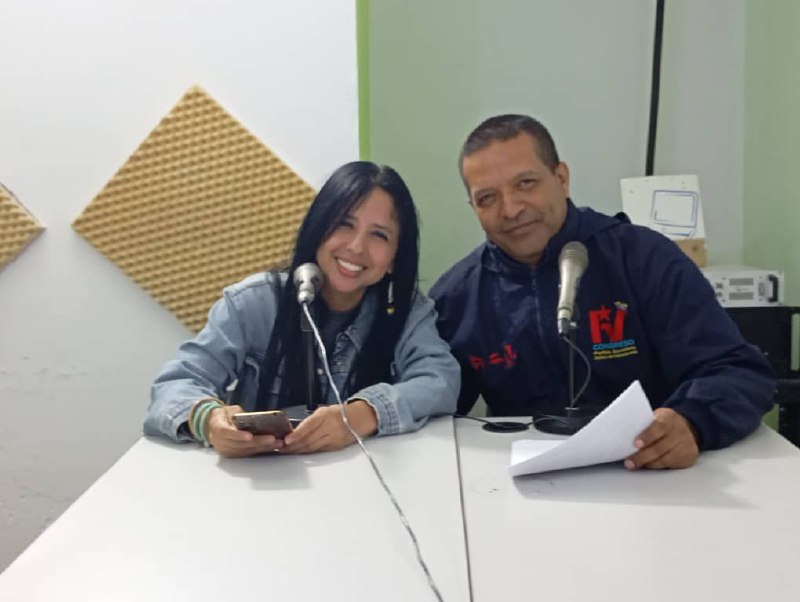 La edición 29 de Infocentro en Radio, Tu revista Tecnológica se llevó a cabo y tuvo como invitados a Frank Villahermosa, hablamos de Robótica Educativa, con <a href="/Yeseg7/">Yescenia E. Granados M.</a> y <a href="/Cesarchirinosya/">César Chirinos</a>

#VenezuelaHaceJusticia
¡Vamos!
<a href="/Gabrielasjr/">Gabriela Jiménez</a>
<a href="/LarosaInfove/">LaRosaInfoVE</a>
<a href="/InfocentroOce/">Infocentro_Vzla3</a>