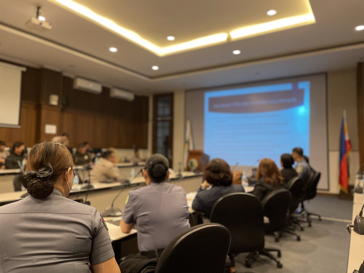 Rbarreto1s's tweet image. 📃 Last week, @UNODC organized a workshop to streamline #document requirements 4 release of prisoners in🇵🇭

⚖ Convened by @dojphofficial, it gathered the 4 main agencies (@officialbucor, #PPA, #BOPP &amp;amp; @bjmp_official) to forego docs &amp;amp; expedite release

🇯🇵 Funding @MOJ_HOUMU