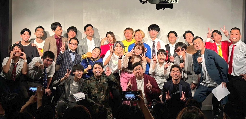 Wakasakasakas's tweet photo. ツイプラ芸人お笑いライブ、ご来場くださったみなさま、配信をご覧くださったみなさま、誠にありがとうございました!
雷雨激しい中お越し頂き芸人一同感謝のみです！
お客様の笑顔、笑い声、温かい拍手。
そのどれもが我々に勇気とパワーを与えてくれます。有り難い限り。
ぷれいぼうる優勝おめでとう! https://t.co/g5Izjzl276