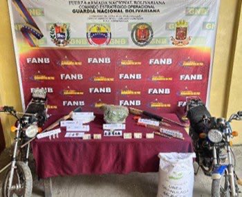 Efectivos de la #FANB efectuaron la aprehensión de cinco (05) ciudadanos en el sector La Falda, municipio Monseñor José Vicente de Unda, estado Portuguesa, integrantes del GEDO "Los Cachis", los cuales fueron identificados como:
1- Yirbe Zambrano Linarez, CIV-19.982.243. 
2. Yoel