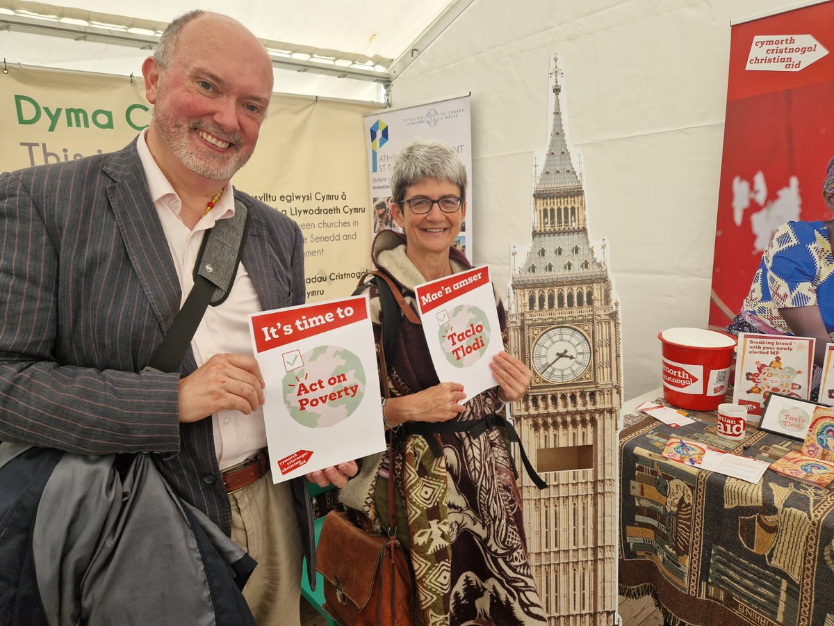DileuTlodi's tweet photo. Great to see you Ed Kaneen and Rosa Hunt. The need is so great and raising
our voices makes a difference. Standing together is so important! @CardiffBapCol #steddfod2024 #TacloTlodi #ActOnPoverty 🌍 🕊️ 💚 https://t.co/SduvxcFX9v