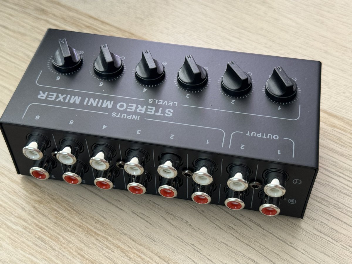 ezSynths's tweet photo. I got another version of this small mixer, with 6 stereo inputs and 2 outputs. https://t.co/9p9BpfgxBV
