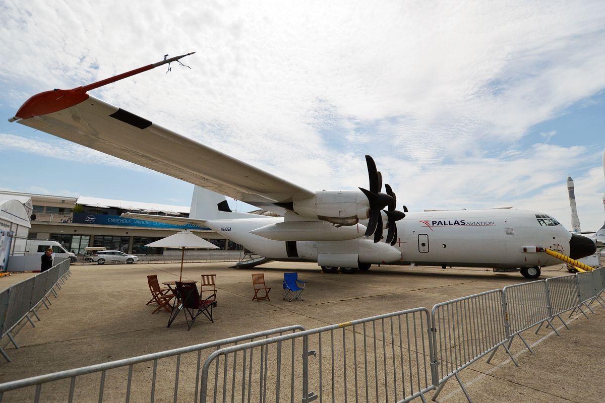 5 Fast Facts On The Lockheed Martin LM-100J Hercules Civilian Freighter Variant simpleflying.com/5-fast-facts-l…