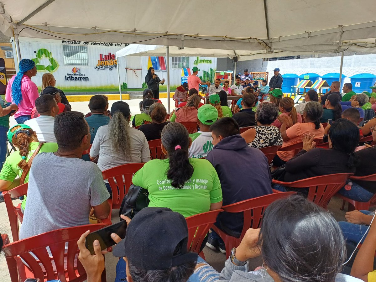 En el marco del 5to objetivo del plan de la patria, hemos venimos impulsando el reciclaje como una acción diaria e inculcarla como una cultura generalizada que nos permita el mejor aprovechamientos de algunos materiales que pueden ser procesados y utilizados en las propias