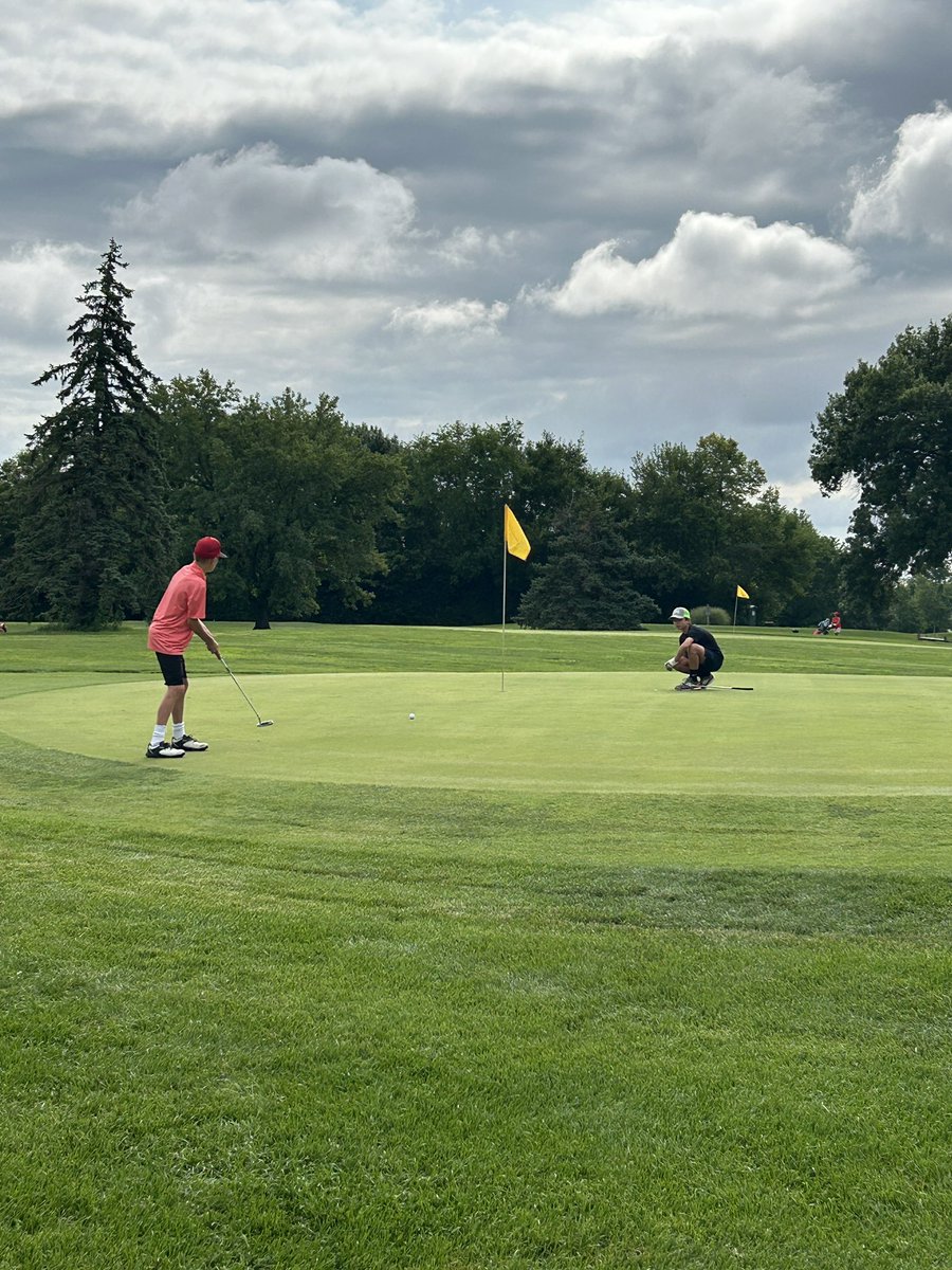Golf season is here! The final group is already staring down birdie putts on #1