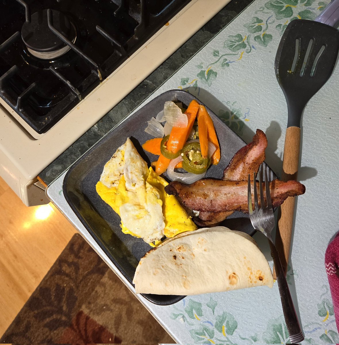 SuiRaider's tweet photo. Breakfast Of Champions #MACKitchen #CasaDeCycoStoner βοΈπ€π¨π€ππ https://t.co/LJSIPbpgwE