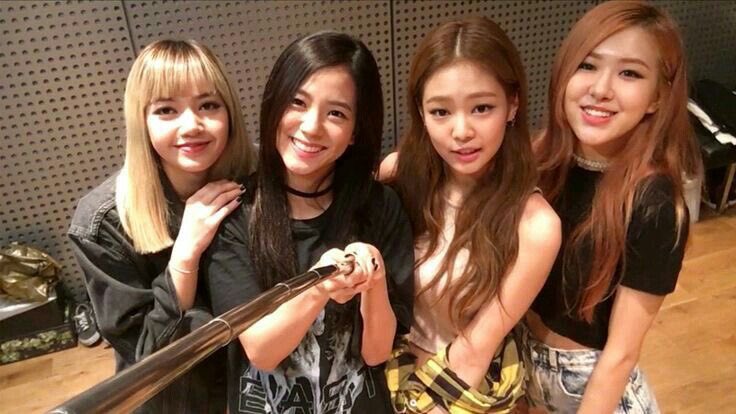 BPINKLATINO's tweet photo. Gracias a nuestros miembros que han trabajado duro durante más de 10 años y por hacernos parte de este hermoso viaje. El número 8 se vuelve aún más especial este día. 

ETERNITY WITH BLACKPINK
#8YearsWithBLACKPINK
#영원히_핑크빛일_블랙핑크_팔주년 https://t.co/mzyWZv8l2V