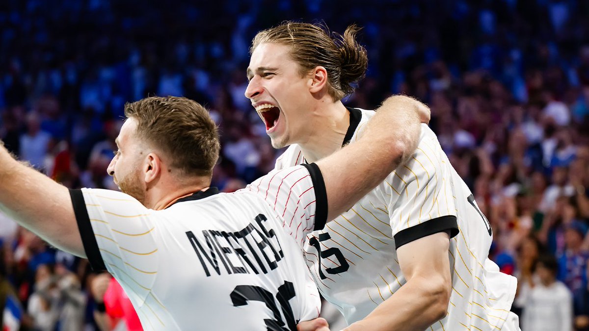 DHB_Teams's tweet photo. Wir sind immernoch sprachlos, aber diese Bilder sagen alles! 🥹

📷 IHF/kolektiff/Sasa Pahic Szabo &amp; Marco Wolf #GERFRA #WIRIHRALLE #aufgehtsDHB #Handball #TeamD #Olympics https://t.co/3TiCYwwWYA