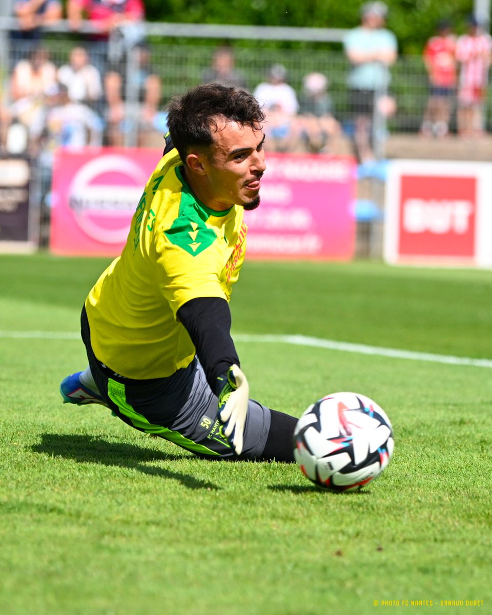 FCNantes's tweet photo. Coup d'envoi imminent ! 👊 https://t.co/FwHEpfeQr1