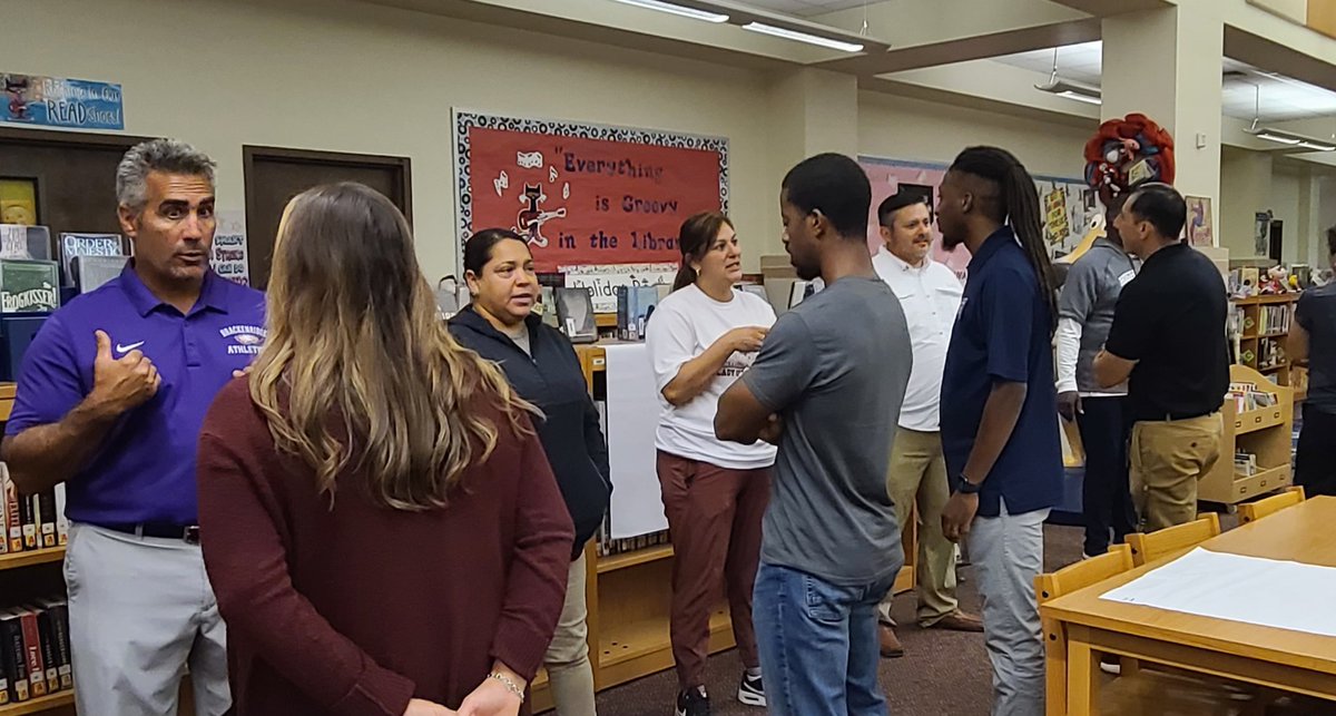 AVID teachers, led by <a href="/cmmartinez_phd/">Cynthia M. Martinez, PhD</a>, collaborating and sharing reflections, passion, and expertise 🤩 Ready for scholars next week! #CurriculumDay <a href="/SAISD_AVID/">AVID, SAISD</a>