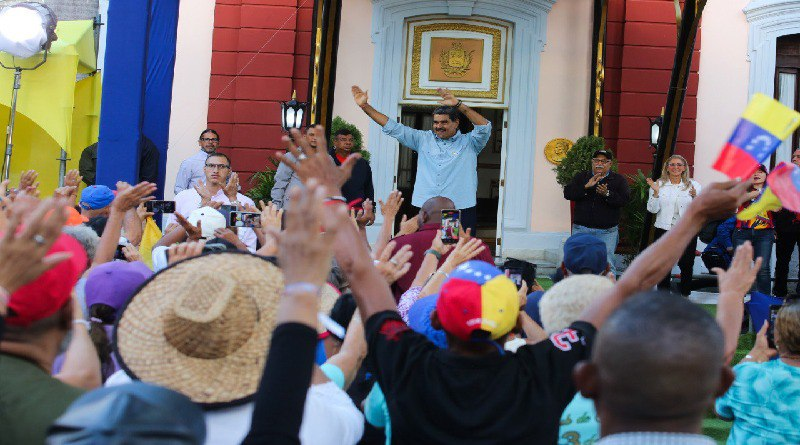 alucasa_CVG's tweet photo. #Entérate // Jefe de Estado acudirá al TSJ el viernes a entregar actas electorales 🇻🇪 Información completa aquí ➡ https://t.co/P5BUYGB2rk https://t.co/vt8gCD34GE