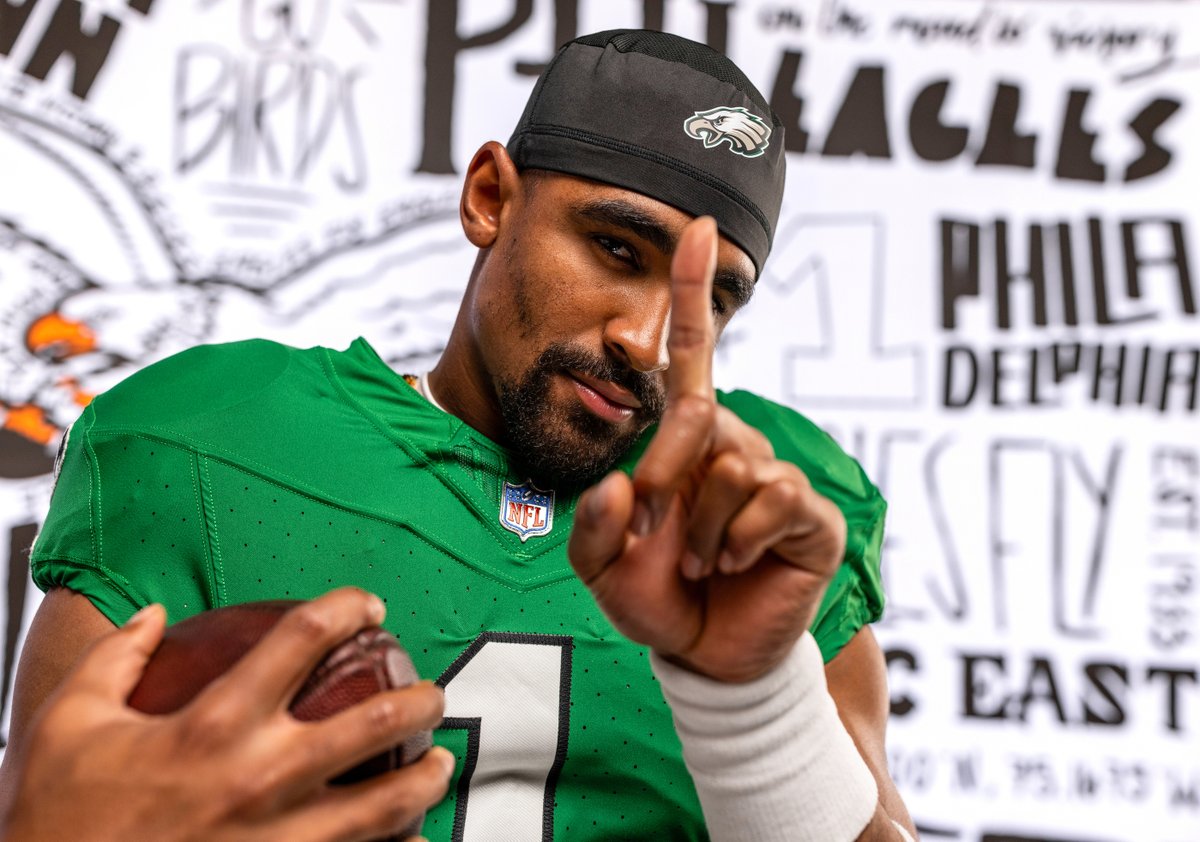 Today is all about QB1!

Everyone say, "Happy Birthday <a href="/JalenHurts/">Jalen Hurts</a>"🎉