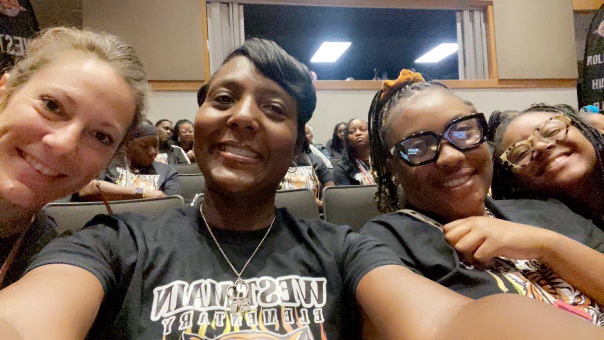 I couldn’t begin this school year then with these 3 teammates by my side. Fabulous 1st Grade Team of #WME #LISD We are ready to Bring the Heat for WME
<a href="/WME_LISD/">West Main Elementary</a> As We #DREAMBELIEVEROAR <a href="/LancasterISD/">Lancaster ISD</a>