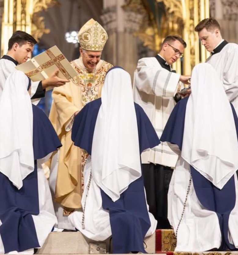 Ten sisters professed their perpetual vows for the Sisters of Life Congregation at St. Patrick’s Cathedral in New York on August 6. The Sisters of Life is a thriving religious congregation in the United States that has grown from 8 members in 1991 to more than 100 members. They