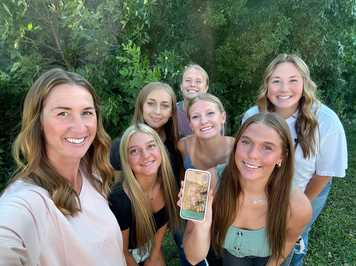 Senior Dinner!! It’s all getting REAL! Bring on the season and each other. We can’t wait to all be TOGETHER!#EmbraceTheChoice #Unity @plshstitans <a href="/PLS_activities/">PLS Titan Activities</a> <a href="/eva_brodersen/">Evangeline Brodersen</a> <a href="/clivingston04/">Chloe Livingston</a> <a href="/AmeliaCongrove/">Amelia Congrove</a> <a href="/CharleeSolomon/">charlee solomon</a> <a href="/izzymn16/">izzy</a> Marley McMains