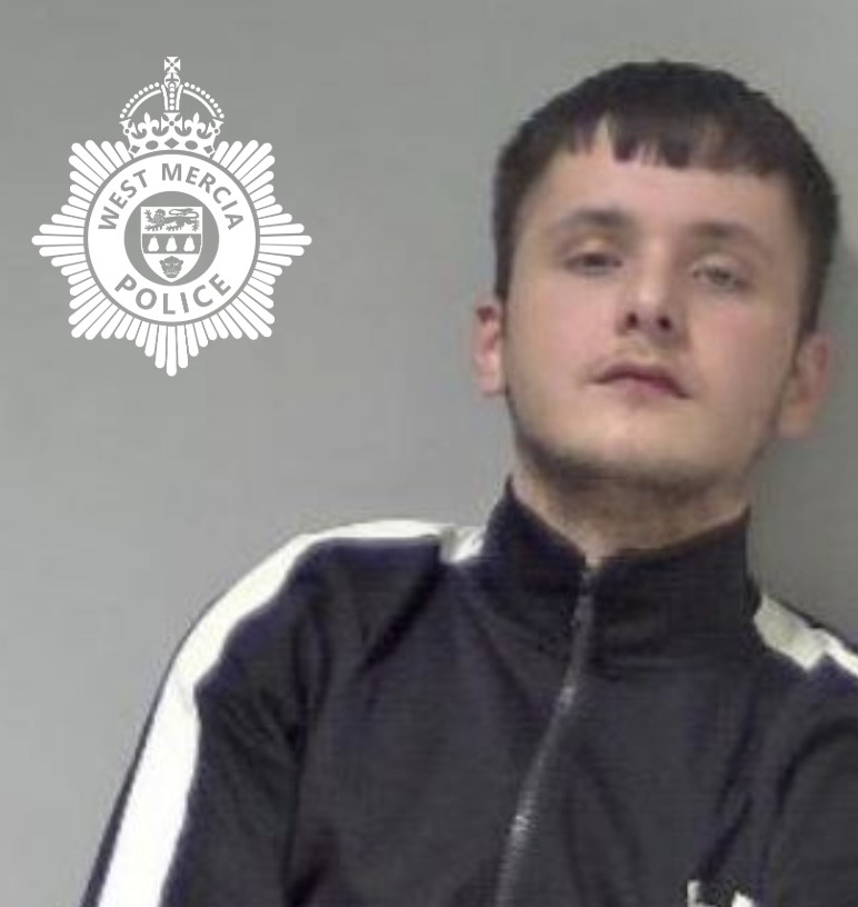 A crack cocaine and heroin dealer from Worcester has been sentenced to three years and eight months for running a busy drugs line into the city.

Kai Stretton, of Mulberry Terrace, Worcester, was sentenced to 44 months at court today.

Read more ➡️ orlo.uk/TNOZ1