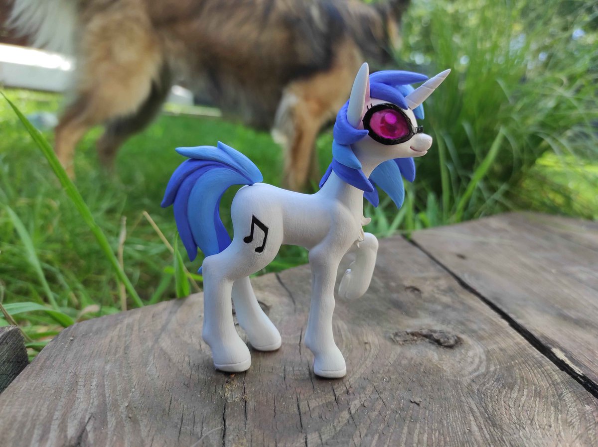 SchizophrenicFox tweet media