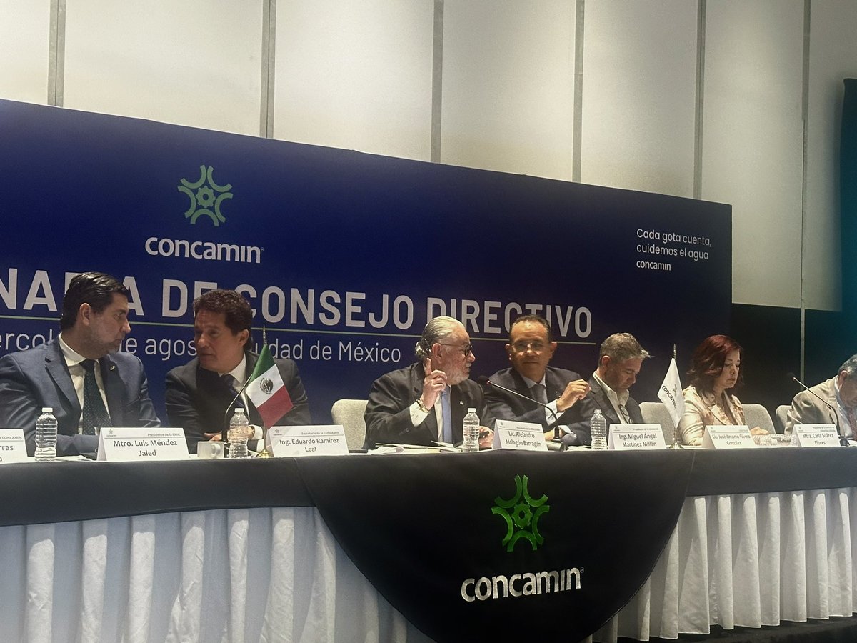 Miguel_AMtzM's tweet photo. Esta mañana, en la Sesión de Consejo Directivo de @CONCAMIN, encabezada por su presidente @AMalagonB, @canacarmexico, y en representación del gremio del #autotransporte de carga, reafirmamos nuestro compromiso de trabajar conjuntamente para generar oportunidades para las y los industriales de esta gran nación. Nos sumamos activamente a las iniciativas de las diversas comisiones, enfocadas en mejorar la competitividad, sostenibilidad y seguridad del sector. Estamos convencidos de que estos esfuerzos conjuntos fortalecerán el desarrollo económico y social de México.
#DeFrenteALosNuevosTiempos