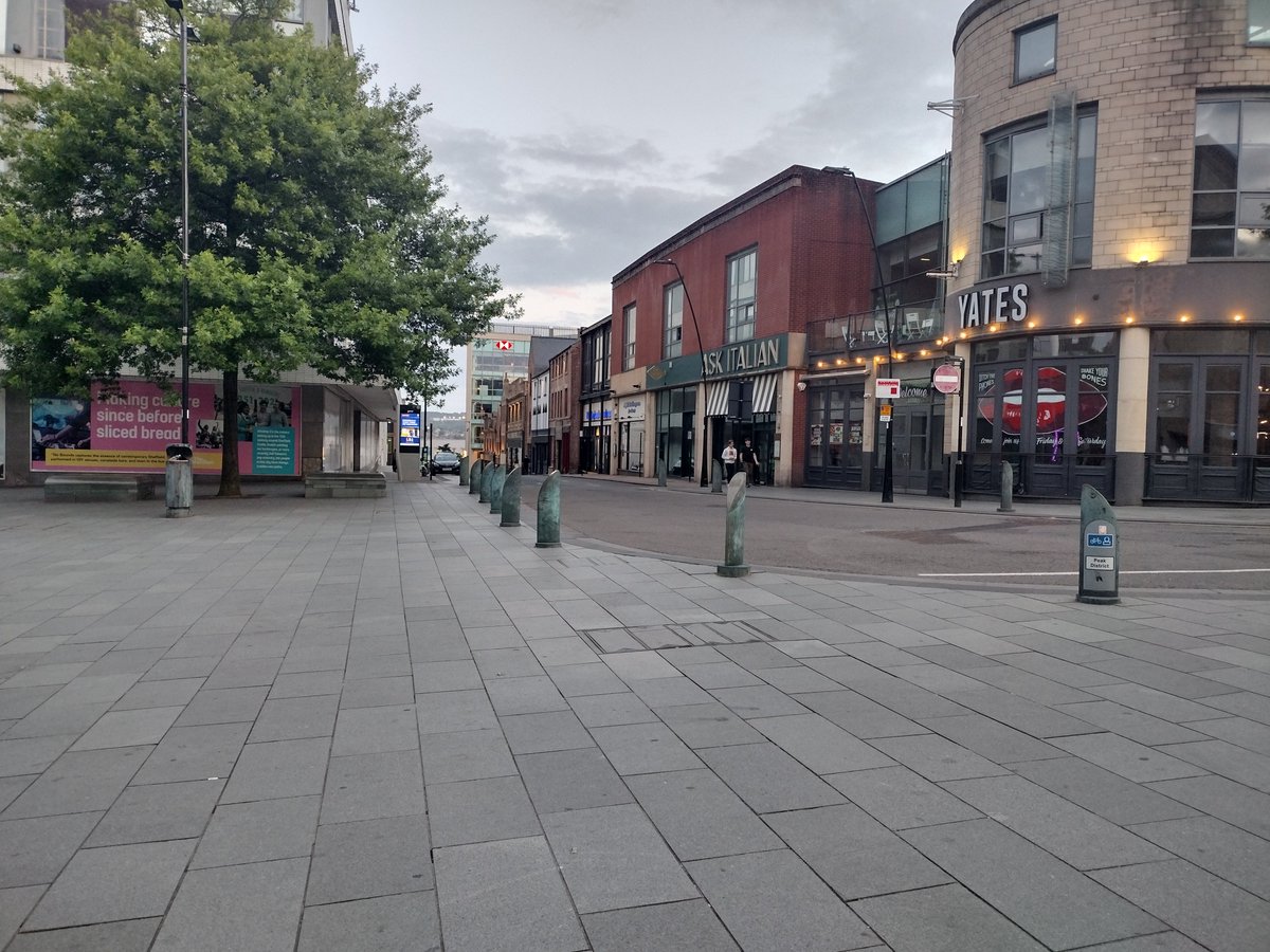 ms_not_miss's tweet photo. @jason_gundersen @BFirstParty I'd say struggling cos it's difficult to contain the invisible. Lovely quiet evening here in Sheffield https://t.co/5iWRPvrtSU