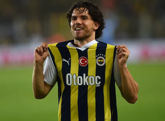 darknetoffical's tweet photo. Sercan Hamzaoğlu:  

 "Ferdi Kadıoğlu için Fenerbahçe'ye gelen teklif 30 milyon Euro'yu geçti." https://t.co/HbhYXW5p35