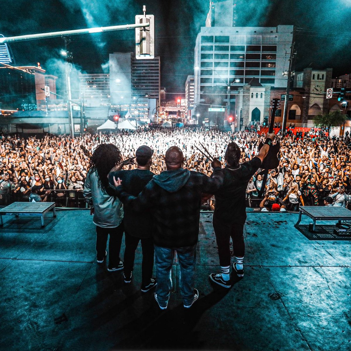 LiveScopeCo's tweet photo. The Common Kings brought their eclectic blend of reggae, rock, pop, and R&B, to the BayCare Sound in Clearwater, FL. ๐ฅ๐ค (๐ธ: Common Kings)
Check out the full review & tour dates with the link in our bio!
#CommonKings #CommonKingsLive #BayCareSound #Concert #Reggae #Live https://t.co/bwPnIvK9p9