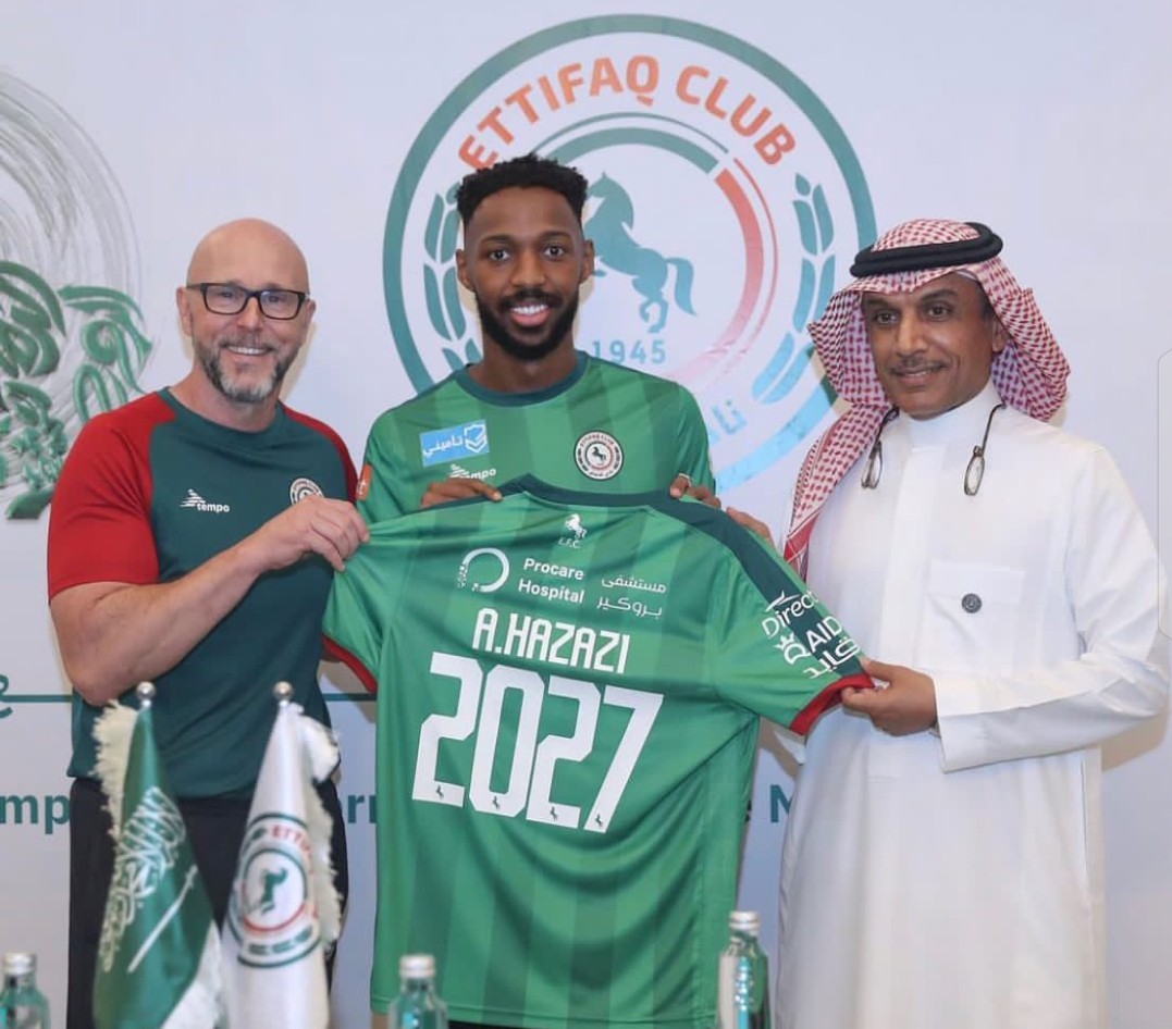 GoldenTrials's tweet photo. Ettifaq kulübüyle 4 yıllık sözleşme imzalayan oyuncumuz A.Hazazi, son derece iyi bir performans sergiliyor. Bizi gururlandırmaya devam et Hazazi 
#footballtrials #contract #summer #saudiarabia #goldenfootballagency #goldenfootball https://t.co/8UMYrun2ne